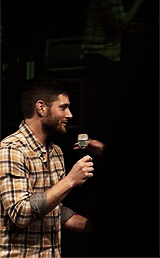 merthurlocked:  jensenacklesmishacollins: x   my favourite type of hug involves these two hugging each other like ‘ugh this will be manly’ but then they touch and its like ‘oh shit fuck aroo, I need to hug him like I need air’