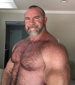 musclebears-men-at-large:  Thom Austin