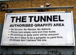 juwanohmandayum:  imnavi:   Graffiti tunnel london south bank  This is fucking rad.  This is so badass, i wanna go check this out 