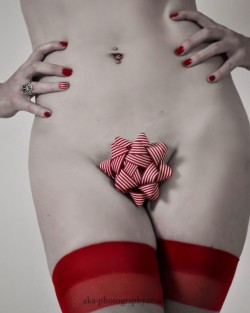 eloquentlyerotic:  I wrapped your gift this