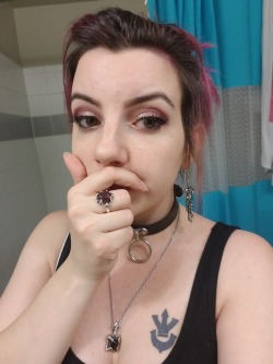 gladius-de-procella:  Did cute make up last week. Also last images of my hair being pink. I’m changing it tomorrow.  Whats the new color gunna be?