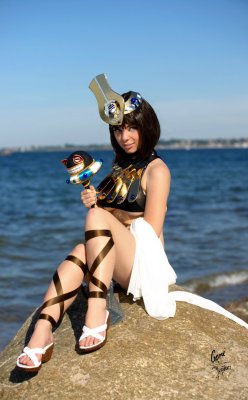 fucking-sexy-cosplay:  GeniMonster as Menace (Queen’s Blade) 