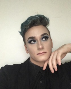 chaoticprincecloud:  Feeling blue.💙💙 • • • #glam #makeup #lgbt #boysinbeauty #bulehttps://www.instagram.com/p/BohpxOeHwOE/?utm_source=ig_tumblr_share&amp;igshid=1servqxkk4vyn