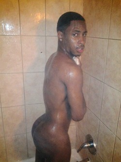 allhailtheblackmalebooty:  caught in the shower!