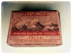 gonzaloohidalgo:  caja de fosforos Talca Los Andes, made in  Talca con mas o menos 60 fosforos by santiagonostalgico on Flickr.A través de Flickr: Fumar es perjudicial para la salud, encender un fósforo no