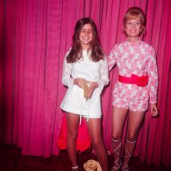 limegum:Debbie Reynolds and daughter Carrie Fisher, 1960s