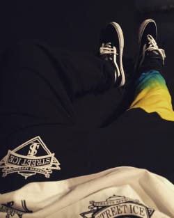 streetice:  New joggers with the half tie
