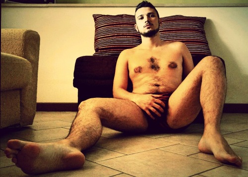 popoftheplops:  Boring moments #gay #cub #naked   Amazingly sexy italian #cub…