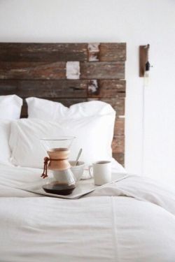 sexandsophistication:  Good morning, my friends. Happy Sunday! :)  coffee in bed!? what a gentleman you are! :P