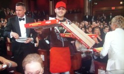 nodaybuttodaytodefygravity:  inothernews:  Imagine Brad Pitt helping serve the food at your fucking pizza party.  imagine going into work and having the oscars call 