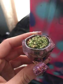 indica-illusions: slutatronicprostibot:  spliffffy:  indica-illusions:  my nails match perfectly  dude your nail tho 😍😍😍  This picture pleases me.  hehe thank you😍 