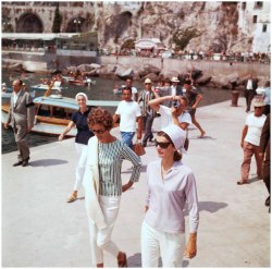 lexestrex:   Jackie Kennedy with Mrs Agnelli in Amalfi   !!!