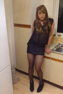 morecrossdressers:  Man to Woman, MTF, Fetish, Dragqueen, Femenine Boy, Boys in Lingerie, Pantyhose, Androgyny  Love those thighs.