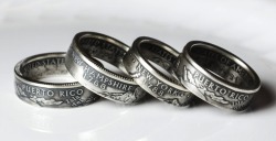 likaclo:  tlt-76:  gallifreyansub:  ichwilljeden:  f-l-e-u-r-d-e-l-y-s:  Designer Drills Holes into Quarters, Turns Them into Rings  website / facebook Designer Nicholas Heckaman of The Ring Tree meticulously handcrafts detailed rings out of US coins.