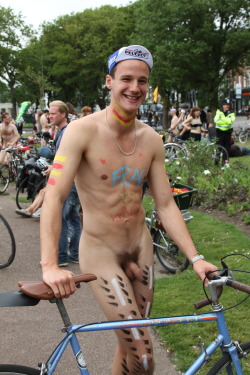 publiclynude:  The World Naked Bike Ride - Brighton 2015 taken by Publicly Nude, exclusiveThe full set of Brighton, London and Cardiff 2015 is available at…http://publiclynude.tumblr.comA peaceful, imaginative and fun protest against oil dependency