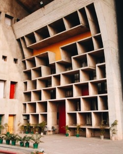 design-art-architecture:India. Concrete. Le Corbusier