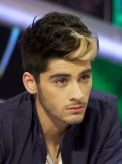 s0uthatlantic:  NEED UR ADVICE GUYS My mums getting her hair done blonde at are hairdressers house and she always has blonde dye left and before she gave me highlights so i think if i ask she could give me what Zayn has in this picture DO U THINK I SHOULD