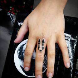 Finger tattoo from the weekend.  Thank youuu  #tattoos #noface #fingertattoo  #tattoo  #artistsontumblr #artistsoninstagram #ravenseyeink #tattooartist