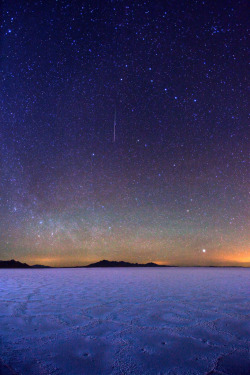 nelsoncarpenter:  llbwwb: Big Dipper Stars and meteor over Bonneville Salt Flats (by IronRodArt - Royce Bair (“Star Shooter”)) 