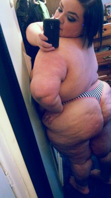 chunkylittlegwynn:  Bigger booty,  always better 🍑😜  Check out : http://www.bbwroyalty.com/Gwynn/index.html