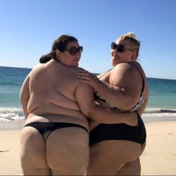 bbwlayla:  Beach Bums 🏖🍑@Katiedeluxebbw #beachbums #fat #bbw #ssbbw #fatkini #bikini #plussize #nudebeach