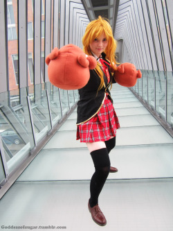 goddessofsugar:First batch of my food fight Yang from Ohayocon 2015 today. A friend of a friend took some more great ones of me which I will post later when she sends them to me. COSPLAY IS SRS BIZ, K?Cosplayer: goddessofsugar (aka Me)Photographer: sheepi