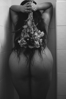 just-awild-thing:  Flowers | I hope you feel… Self portrait17-01-18 