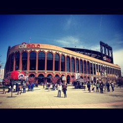 angelassnappyshots:  citi field. #nyc #newyorkcity #queens #citifield #mets #newyorkmets #baseball #mlb #latergram (at Citi Field)