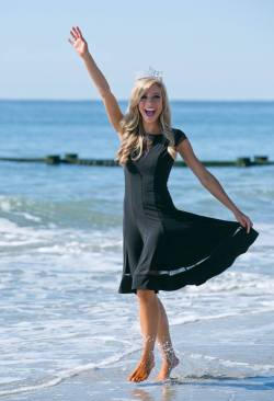 missamericaorg:  Miss America 2015 Kira Kazantsev celebrated this morning by dipping her toe in the Atlantic Ocean! 