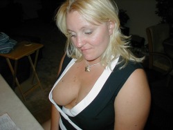 My40Dds:  Voluptuosas-Cl:  Fellow Folowers… :) Check Out This Lovely Wife, If I’d