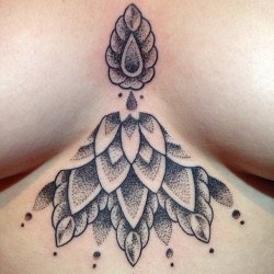 aliceofthedeadtattoo:  Sternum mandala section for Alex. 