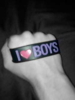 itsallguys:  Reblog if you love boys too!