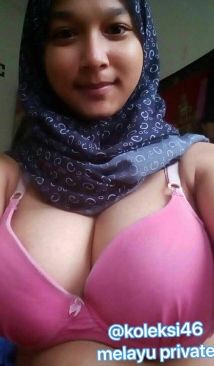 naughty-hijab-fetish:  Suriati porn pictures
