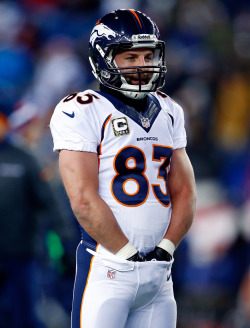 Keeping the mitts warm. Wes Welker. 