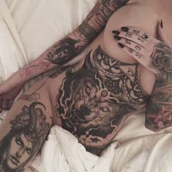 ilove-piercings-and-tattoos:  http://ilove-piercings-and-tattoos.tumblr.com/
