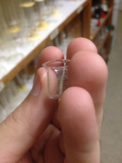 evrybodysdarlin:  bbglasses:  freshphotons:  1ml beaker.  tiny science  Why am I so overwhelmed by the cuteness of tiny things? It’s just a beaker! Why did I just feel like squeeing about it? 