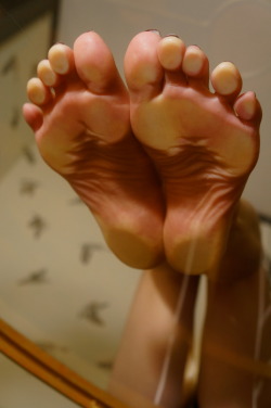 solecityusa:  pressed soles & toes
