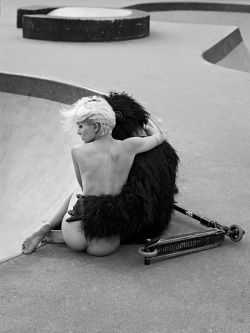 romantisme-pornographique:   Lukas Dvorak, Love at the skate park, n/d.  
