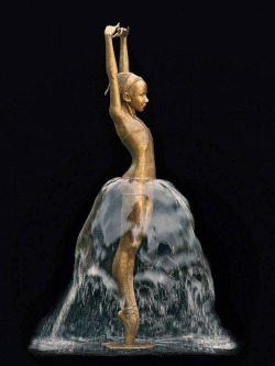 thedesigndome: Bronze Fountains Statuses Completed And Brought To Life With Water Polish sculptor Malgorzata Chodakowska creates stunning lifelike bronze fountain statues which magically come to life with the addition of water.  Keep reading 