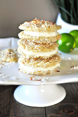 foodishouldnoteat:  Coconut lime cookies 