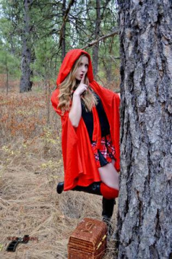 Thanks to Daisy Ray from mygirlfund for sharing this sexy little red riding hood cosplay. Chat with her live at mygirlfund.com