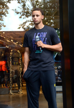 celebritiesofcolor:  Stephen Curry attends the opening ceremony for the flagship store of sportswear brand Under Armour in Shanghai, China.
