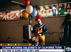 kohl-yis:  unexplained-events:  faerieinspoopycombatboots:  unexplained-events:  Wasco Clowns In the town of Wasco, California, people are dressing up as clowns and walking around in the middle of the night. They are some of the creepiest looking clowns