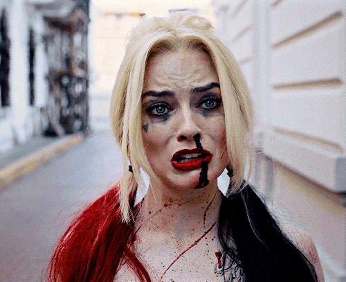 jokerous:MARGOT ROBBIEas HARLEY QUINN in THE SUICIDE SQUAD trailer (2021)   She’s so funny 