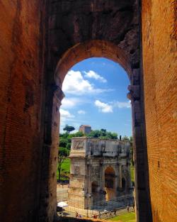 arthistorycq:  Room with a view #travel #italia #history  (en Colosseum, Rome, Italy (Coliseo, Roma, Italia)) 