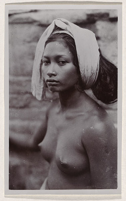satyrsandnymphs:  André Roosevelt - not titled [portrait of Balinese girl with white headcloth], 1928