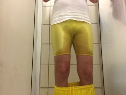 wetdude792:Wet lycra shorts
