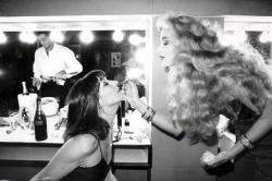 thedoppelganger:  Anjelica Huston and Jerry Hall, ca. 1970s 