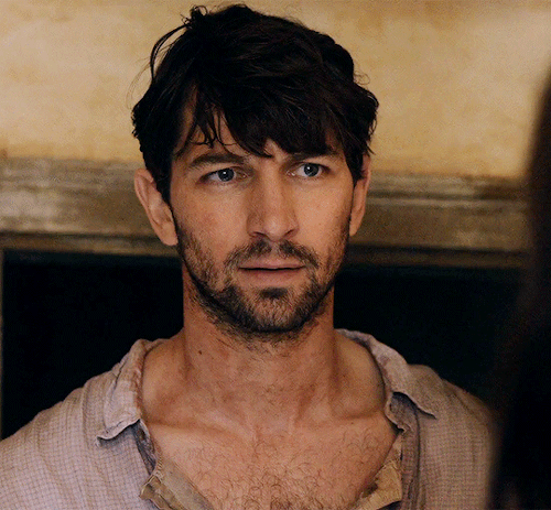 the-darkling:  Michiel Huisman in The Guernsey Literary and Potato Peel Pie Society (2018)