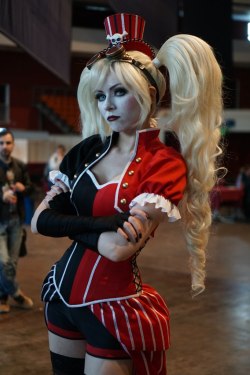 groteleur:  19 Comics Characters That Are Best Cosplayed By Women! http://rockinglifers.com/sa05l-that-are-cosplayed-comics-by-women-c6a9c